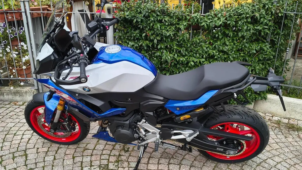 Bmw F 900 XR (2025 - 27)  (2)