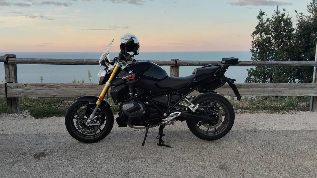 Bmw R 1250 R (2021 - 25)  (2)