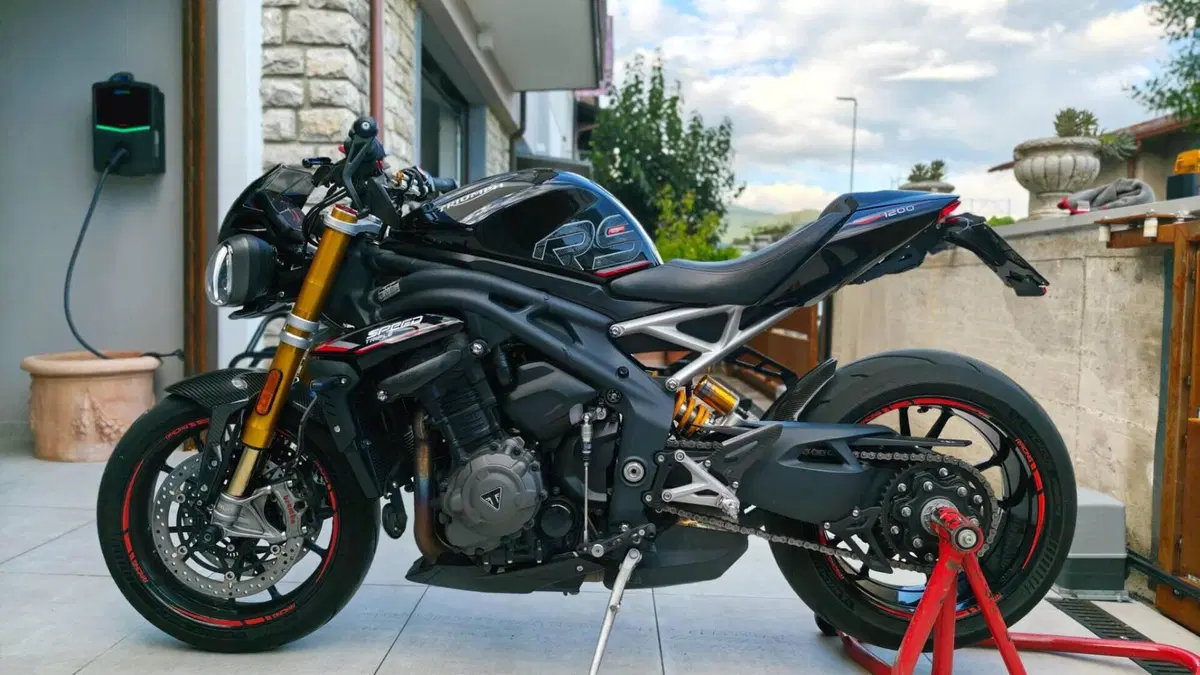 Triumph Speed Triple 1200 RS (2021 - 24)  (2)