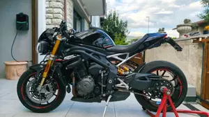 Triumph Speed Triple 1200 RS (2021 - 24)  (2)