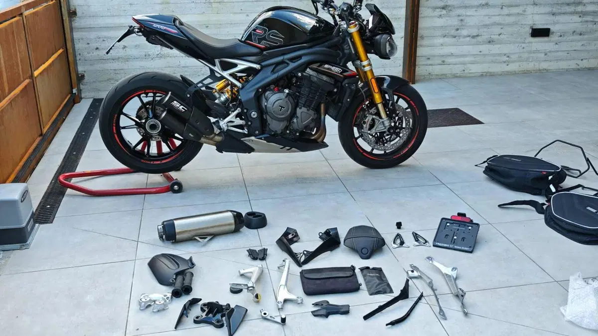 Triumph Speed Triple 1200 RS (2021 - 24)  (20)