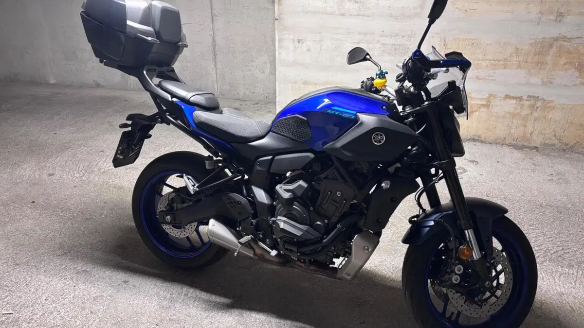 Yamaha MT-07 Y-AMT (2025 - 26)  (2)