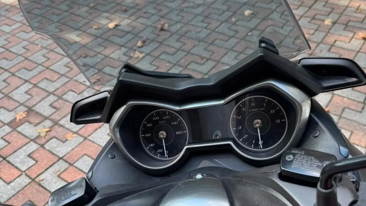 Yamaha X-Max 300 Tech Max (2021 - 24)  (4)