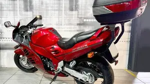 Suzuki RF 900 R  (2)