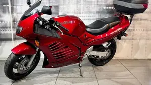 Suzuki RF 900 R  (3)