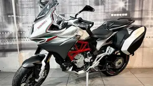 MV Agusta Turismo Veloce 800 Lusso (2014 - 16)  (4)