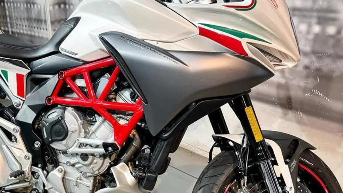 MV Agusta Turismo Veloce 800 Lusso (2014 - 16)  (6)