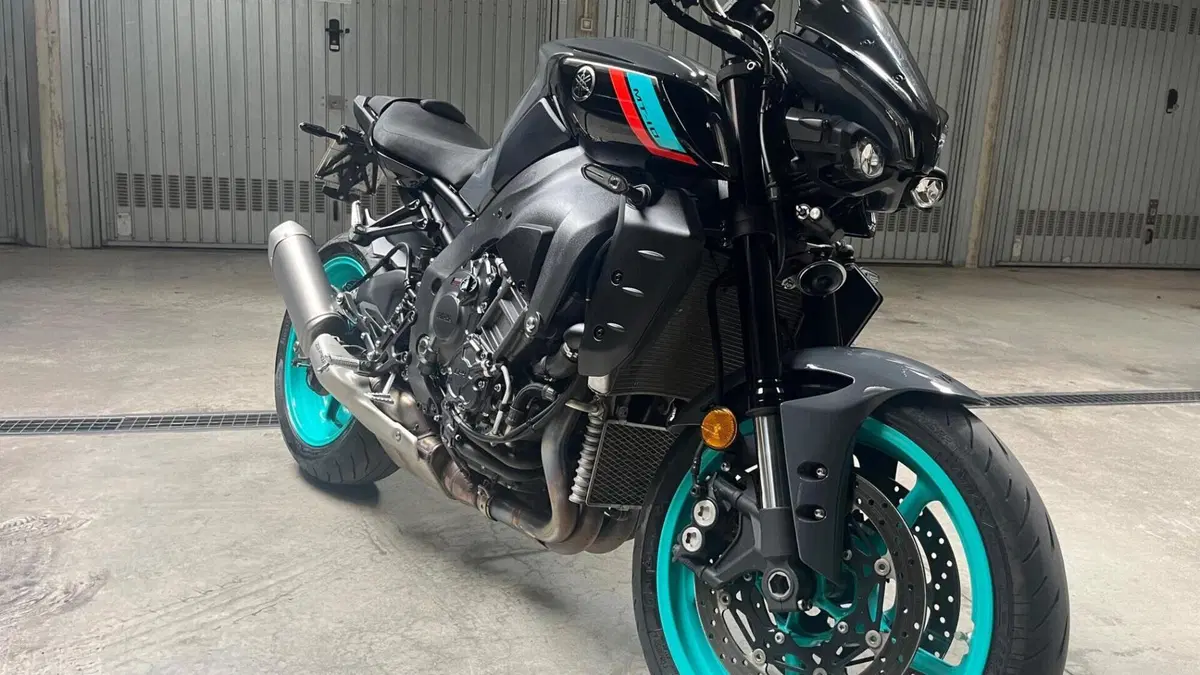 Yamaha MT-10 (2022 - 26)  (2)
