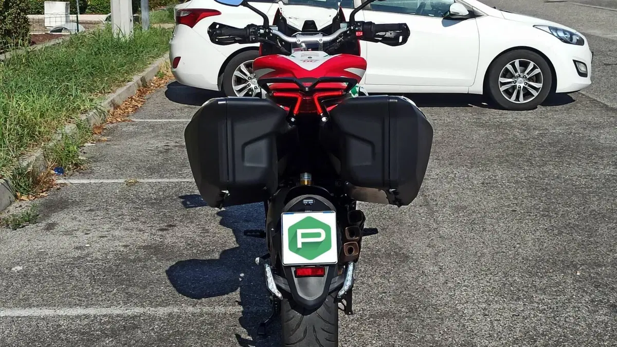 MV Agusta Turismo Veloce 800 RC SCS (2022 - 26)  (4)