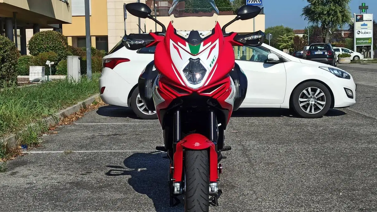 MV Agusta Turismo Veloce 800 RC SCS (2022 - 26)  (8)