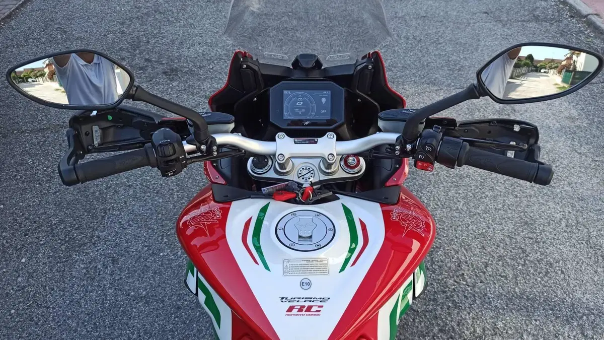 MV Agusta Turismo Veloce 800 RC SCS (2022 - 26)  (10)
