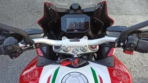MV Agusta Turismo Veloce 800 RC SCS (2022 - 26)  (11)