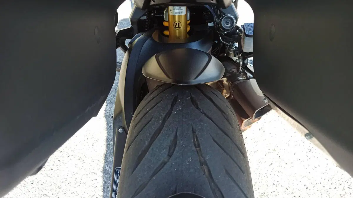 MV Agusta Turismo Veloce 800 RC SCS (2022 - 26)  (16)