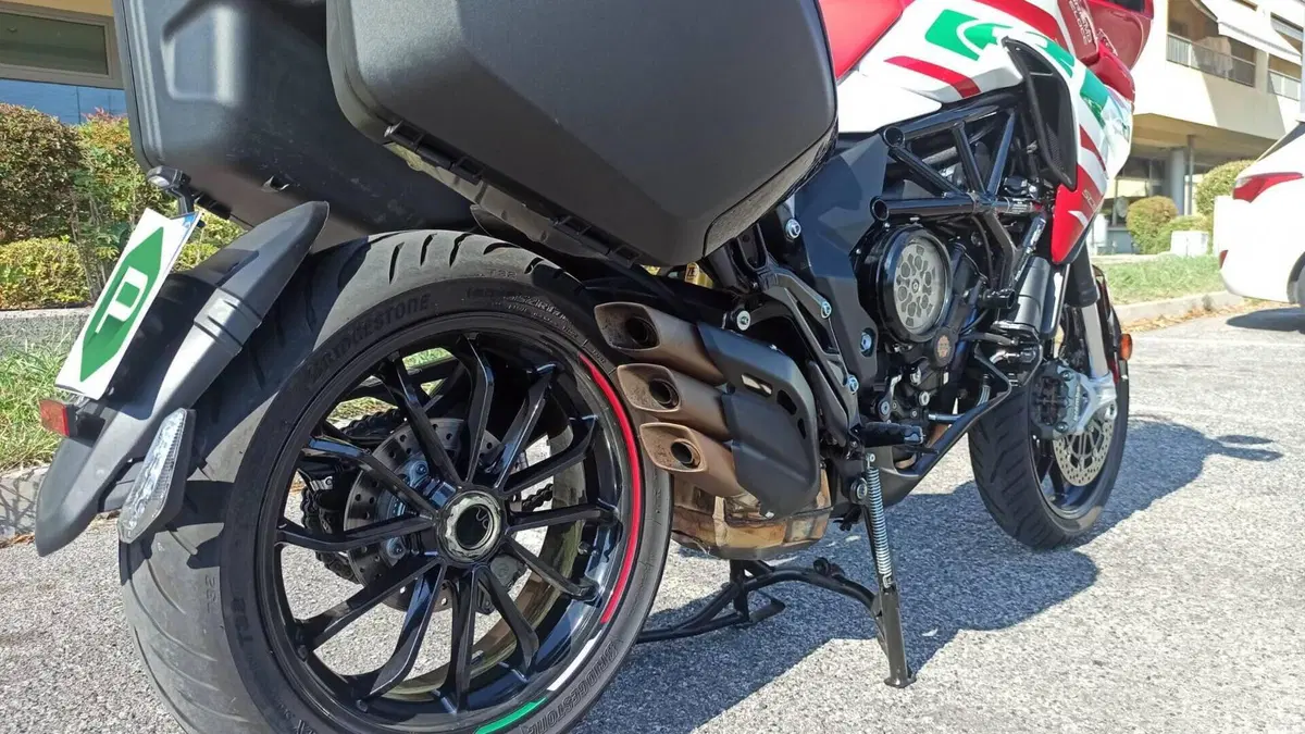 MV Agusta Turismo Veloce 800 RC SCS (2022 - 26)  (18)