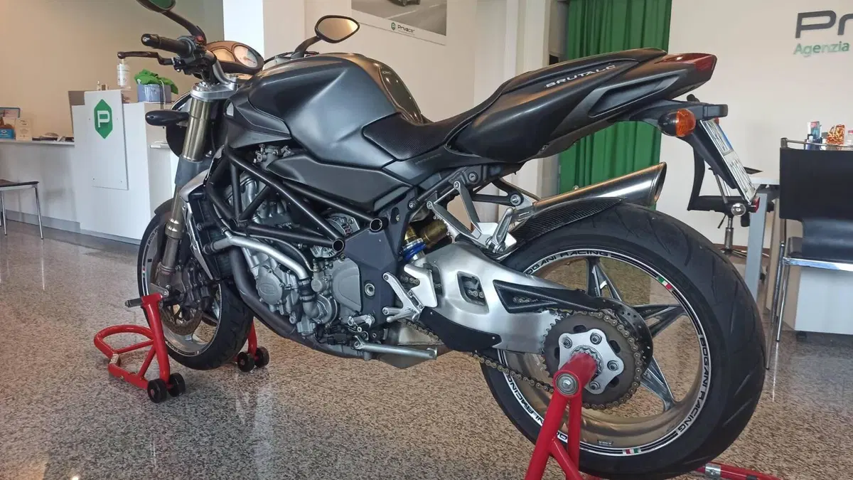 MV Agusta Brutale 750 S (2002 - 06)  (4)