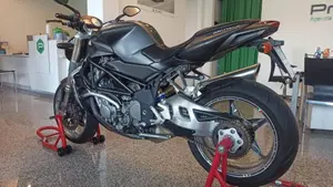 MV Agusta Brutale 750 S (2002 - 06)  (4)