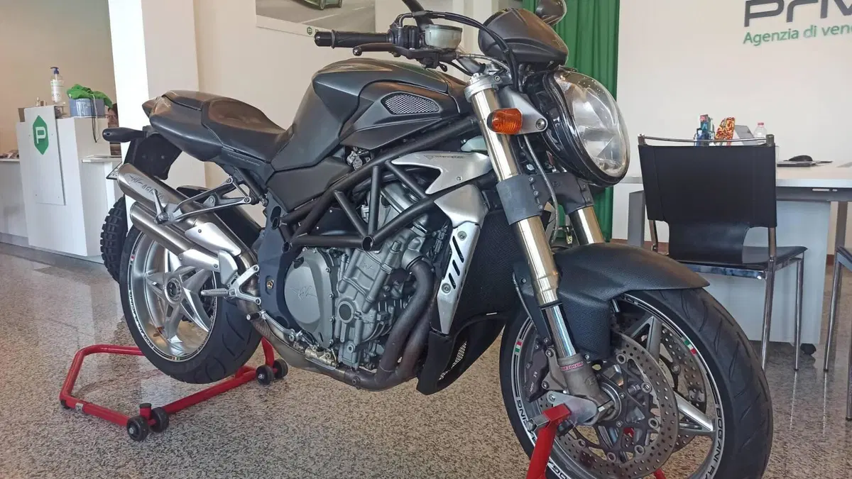 MV Agusta Brutale 750 S (2002 - 06)  (8)