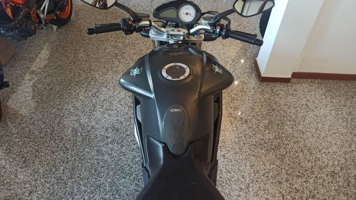 MV Agusta Brutale 750 S (2002 - 06)  (9)