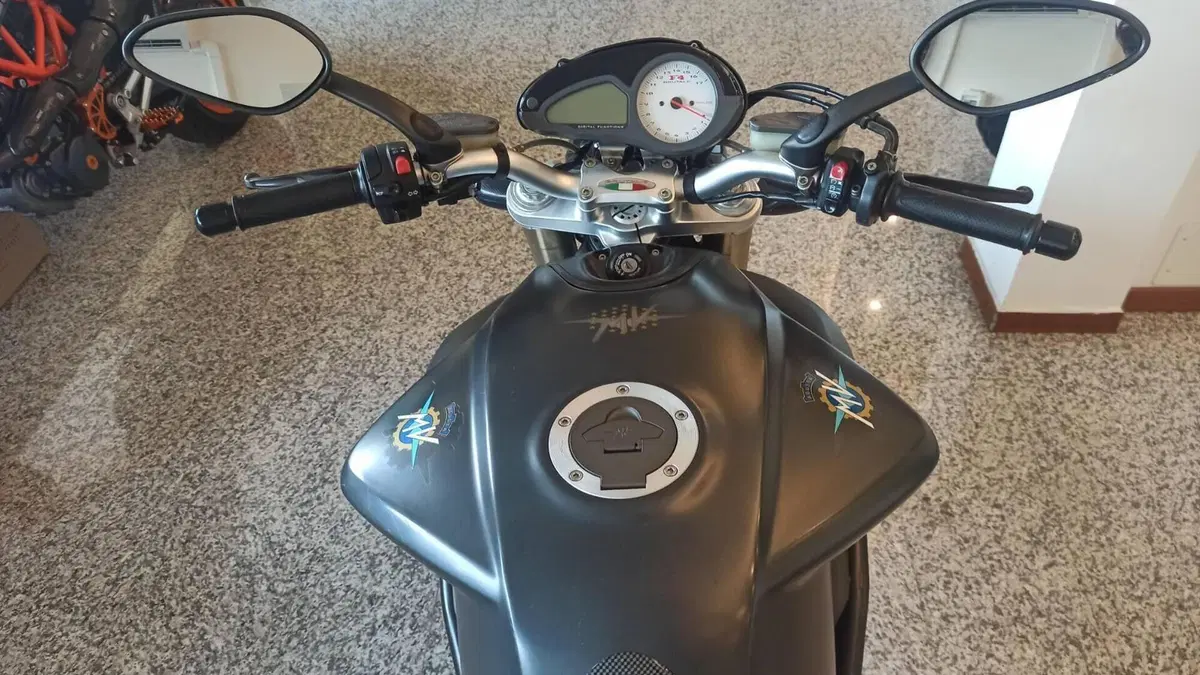 MV Agusta Brutale 750 S (2002 - 06)  (10)
