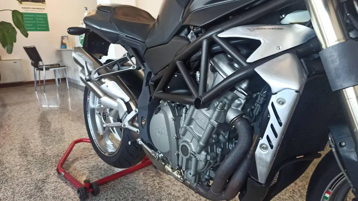 MV Agusta Brutale 750 S (2002 - 06)  (12)