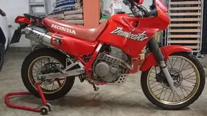 Honda NX 650 Dominator (1988 - 90) 