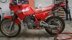 Honda NX 650 Dominator (1988 - 90)  (2)