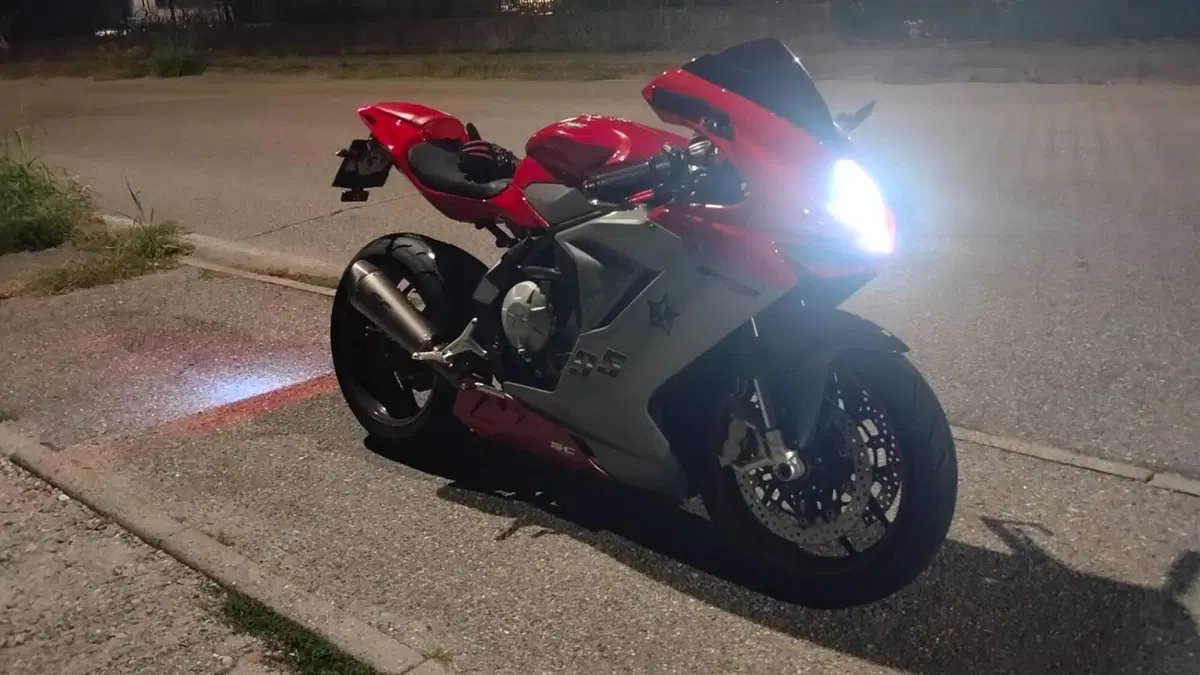 MV Agusta F3 675 (2011 - 15)  (2)