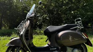 Vespa GTS 300 Touring ABS (2017 - 19)  (2)