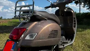 Vespa GTS 300 Touring ABS (2017 - 19)  (3)