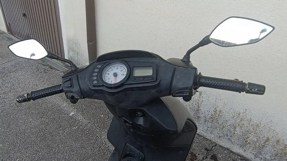 Piaggio NRG 50 Power Pure Jet  (5)