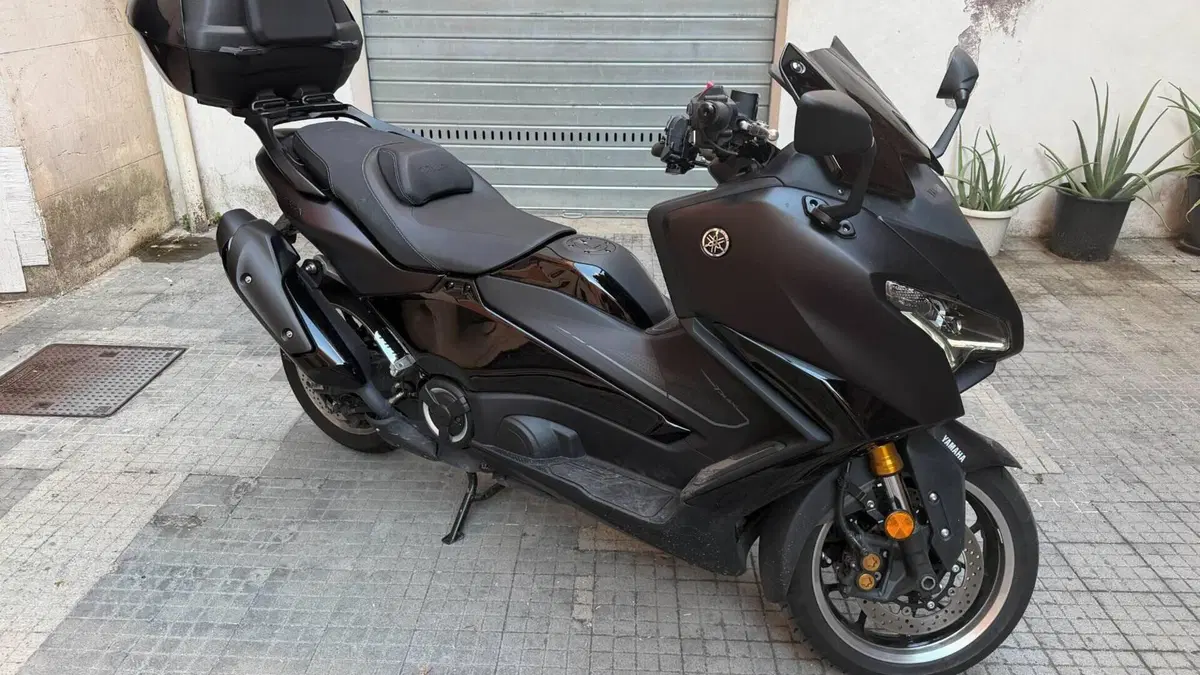 Yamaha T-Max 560 Tech Max (2025 - 26) 