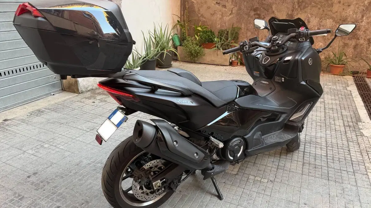 Yamaha T-Max 560 Tech Max (2025 - 26)  (2)
