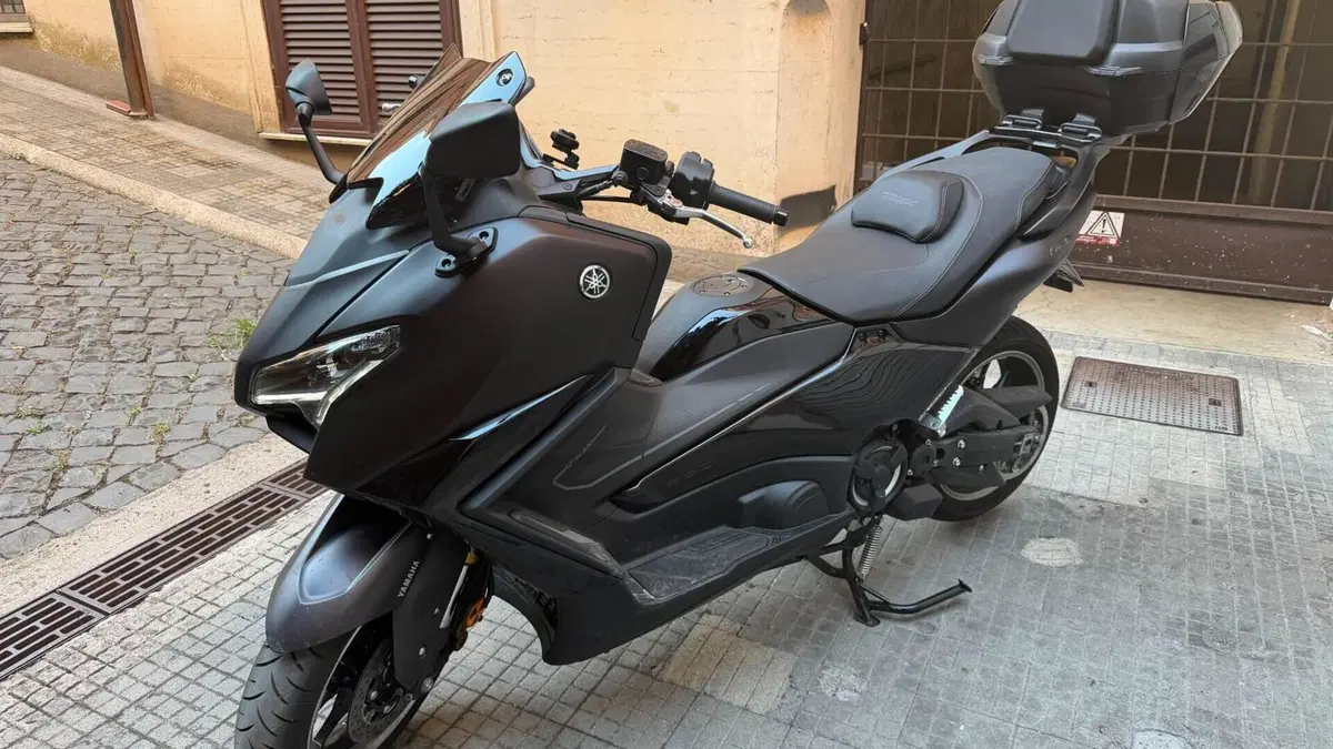 Yamaha T-Max 560 Tech Max (2025 - 26)  (4)