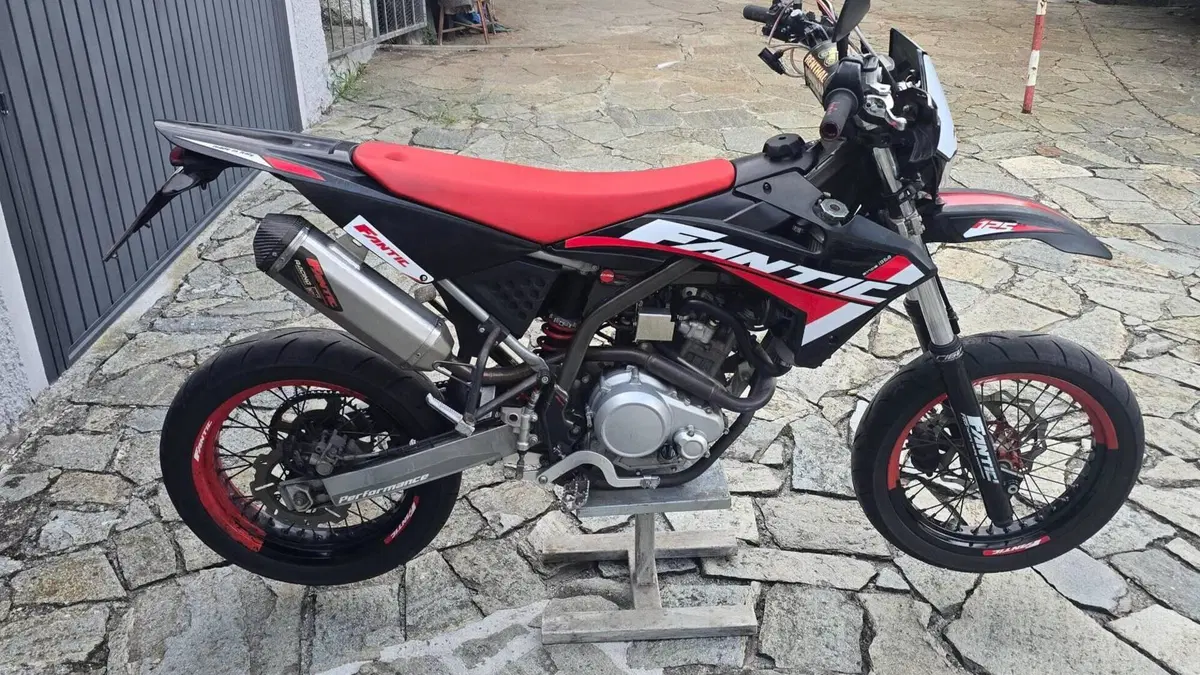 Fantic Motor Motard 125 M Performance 4t (2017)  (2)