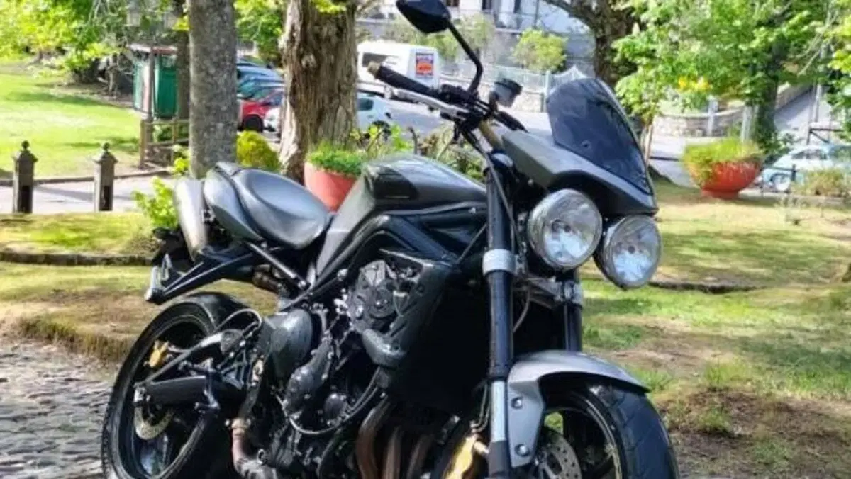 Triumph Street Triple R (2009 - 12)  (2)