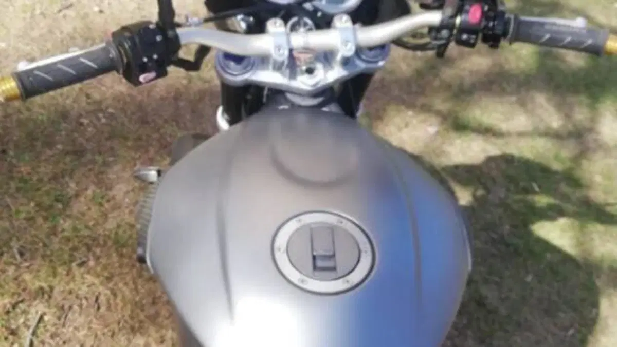 Triumph Street Triple R (2009 - 12)  (6)