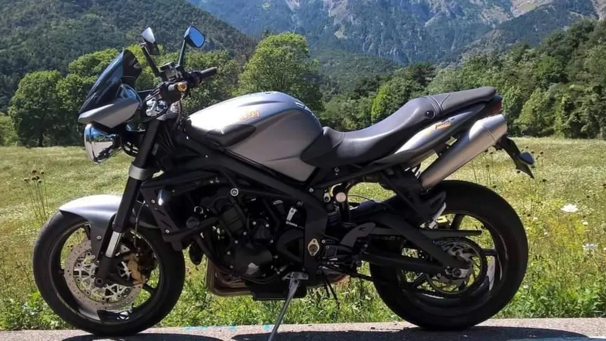 Triumph Street Triple R (2009 - 12)  (7)