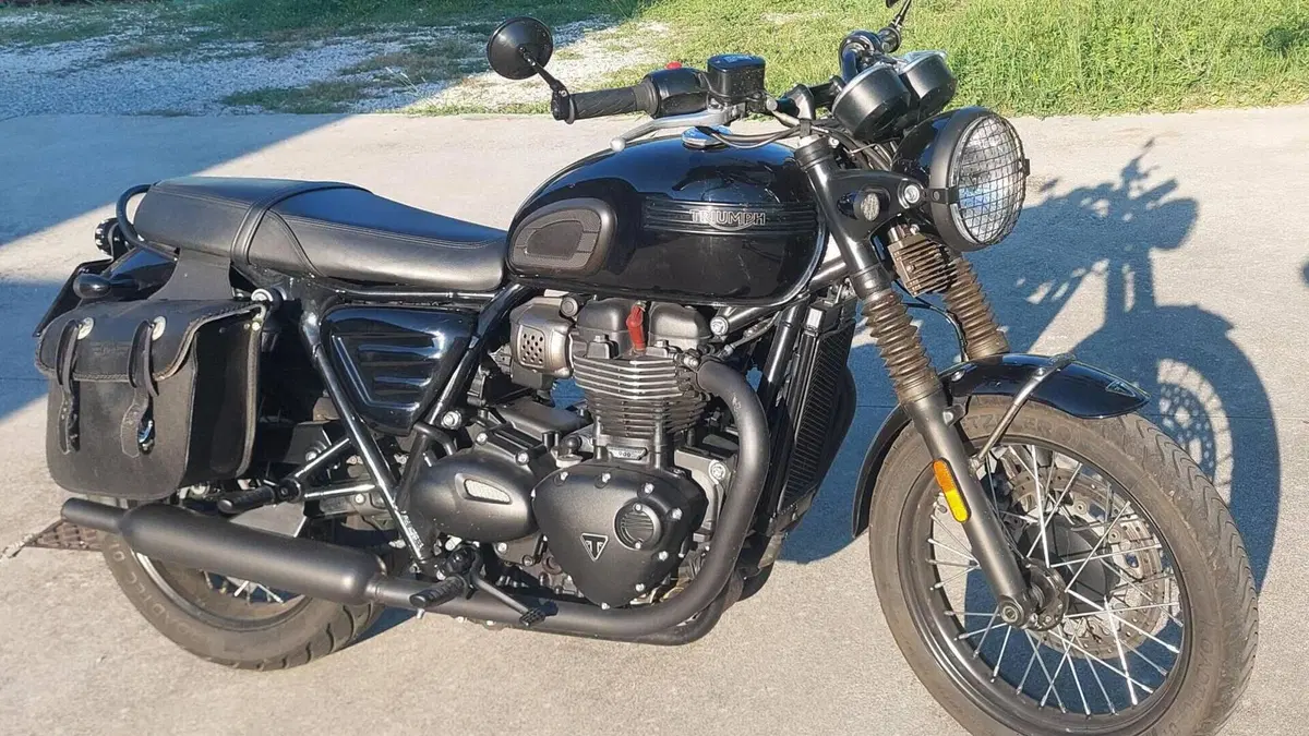 Triumph Bonneville T100 Black (2017 - 20)  (3)