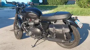 Triumph Bonneville T100 Black (2017 - 20)  (4)