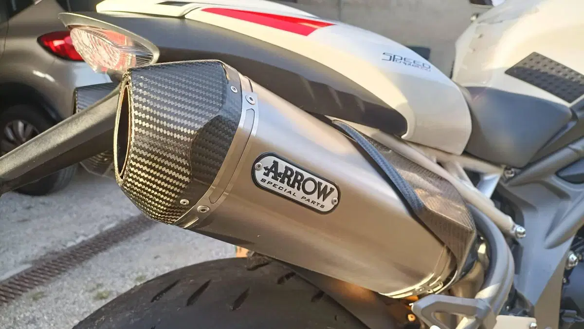 Triumph Speed Triple 1050 RS (2018 - 20)  (12)