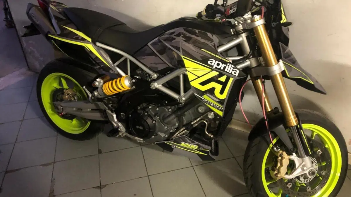 Aprilia Dorsoduro 1200 ABS (2012 - 15)  (2)