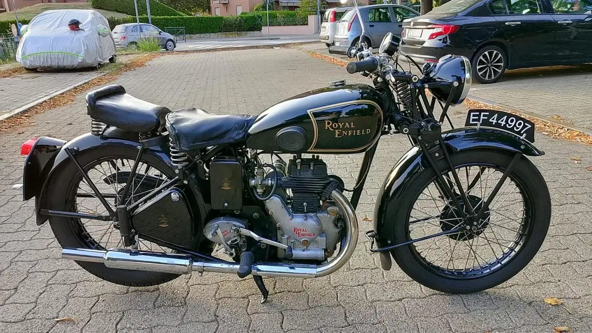 Royal Enfield   (2)