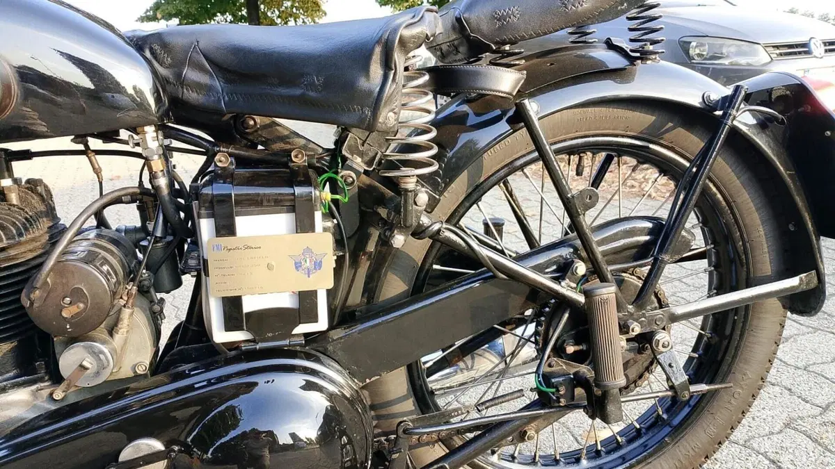 Royal Enfield   (6)