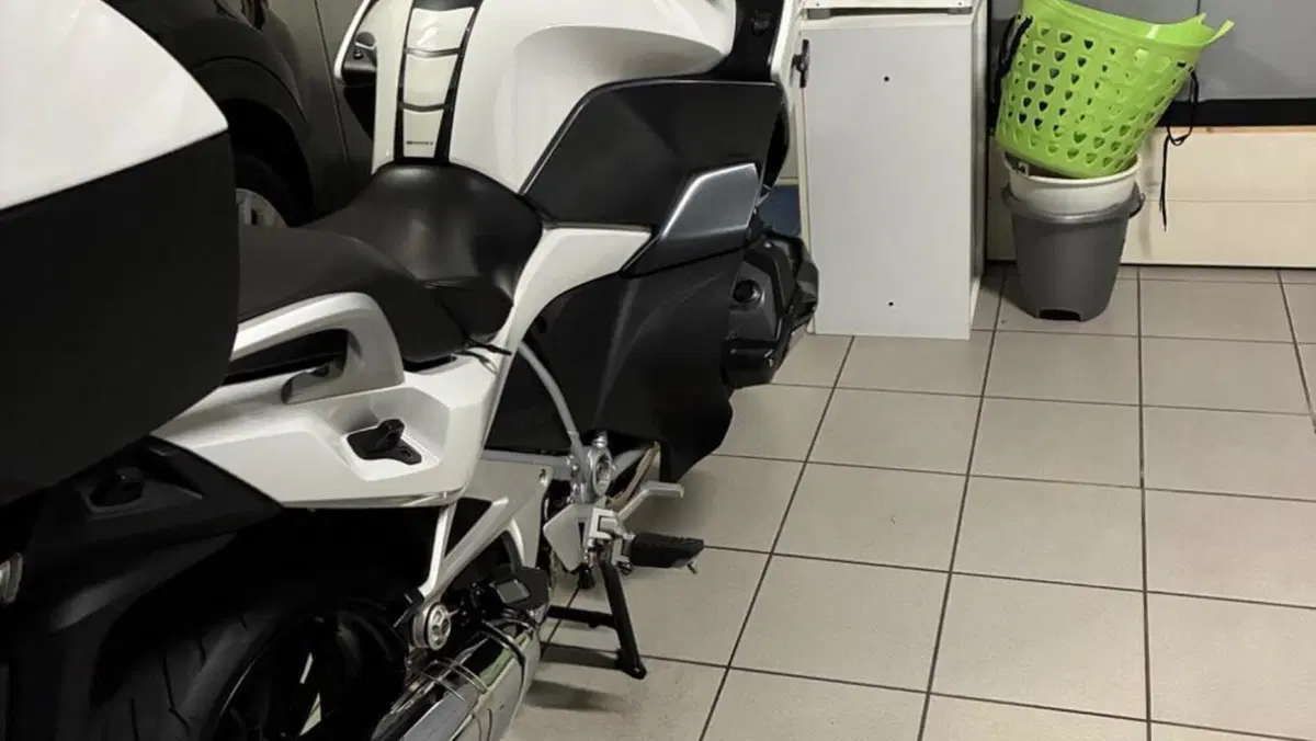 Bmw R 1250 RT (2021 - 25)  (2)
