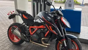 KTM 1290 Super Duke R (2021 - 23)  (2)