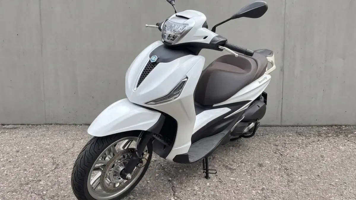 Piaggio Beverly 400 S (2025 - 26)  (2)