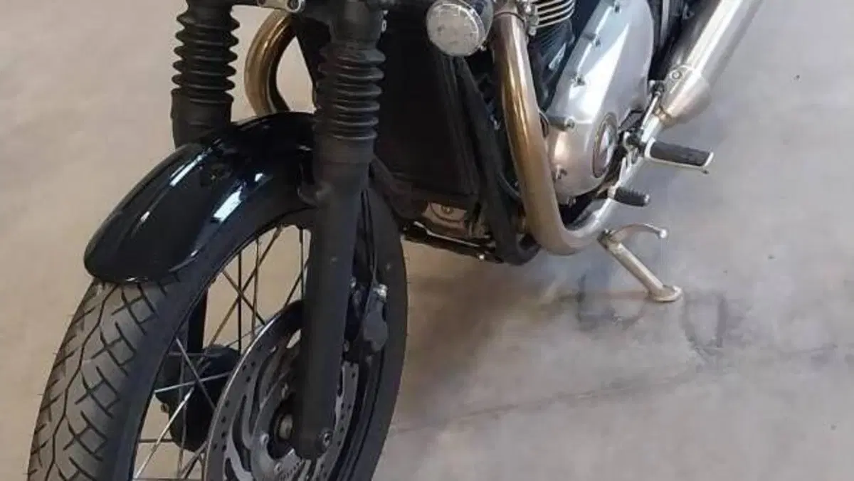 Triumph Bonneville Bobber 1200 (2017 - 20)  (6)