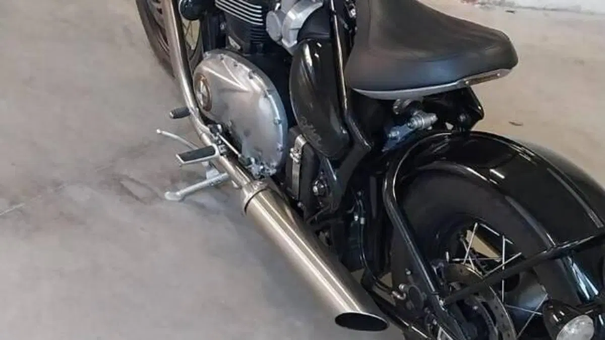 Triumph Bonneville Bobber 1200 (2017 - 20)  (8)