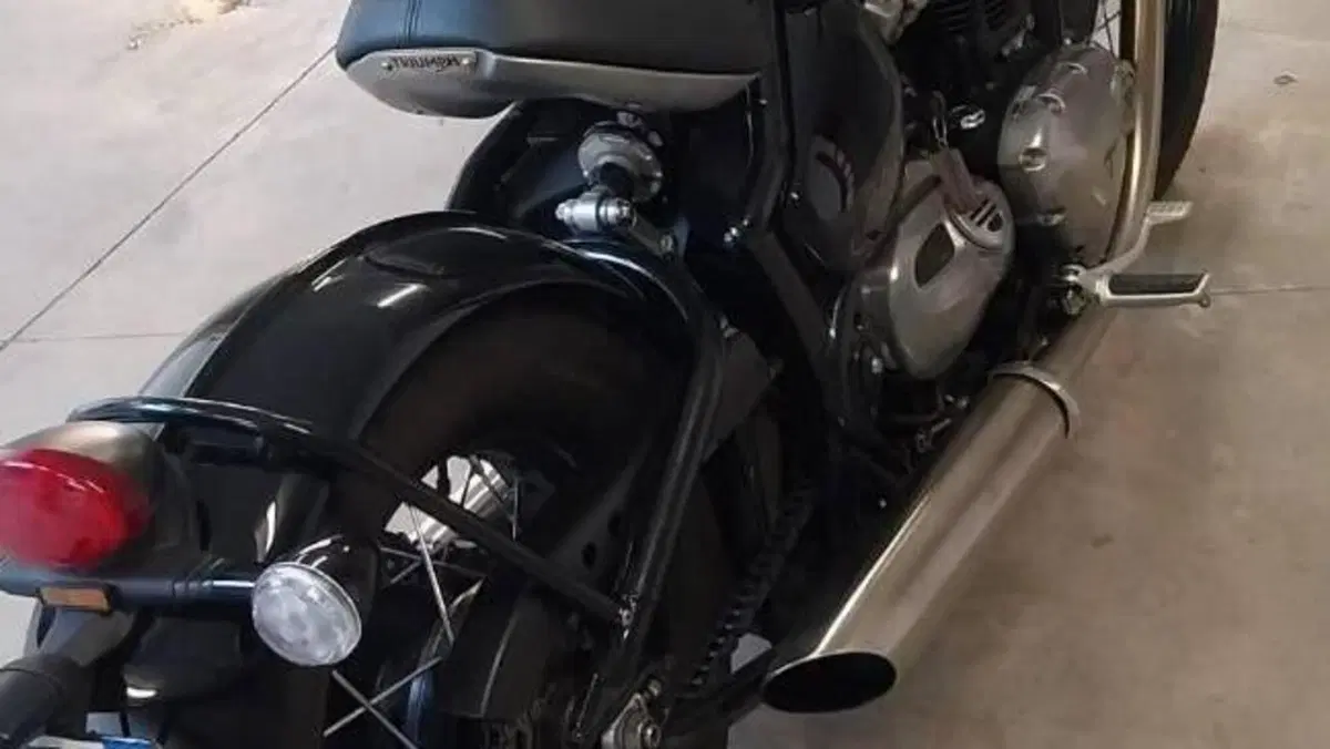 Triumph Bonneville Bobber 1200 (2017 - 20)  (10)