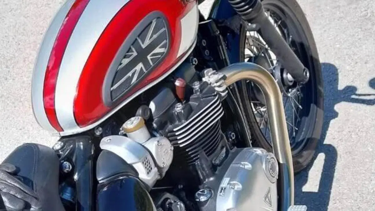 Triumph Bonneville Bobber 1200 (2017 - 20)  (12)